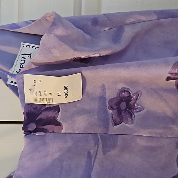 Size 11. Light purple with dark purple flowers - Picture 4 of 4